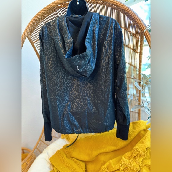 Zyia Active Size Small Leopard Windbreaker Bomber Jacket Hooded Lightweight - Picture 5 of 15